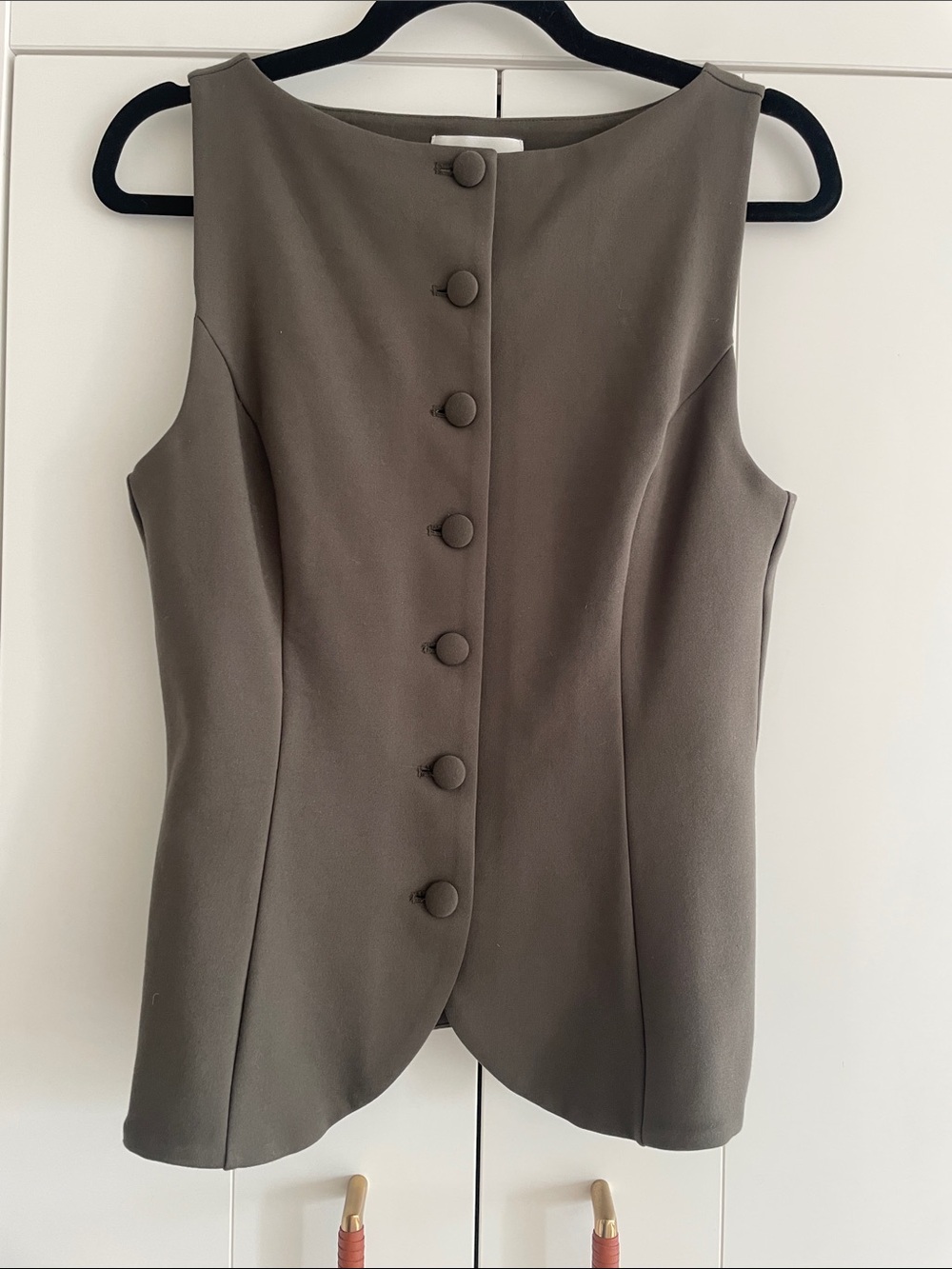 Aritzia Sleeveless Button-Front Tank in Olive Green